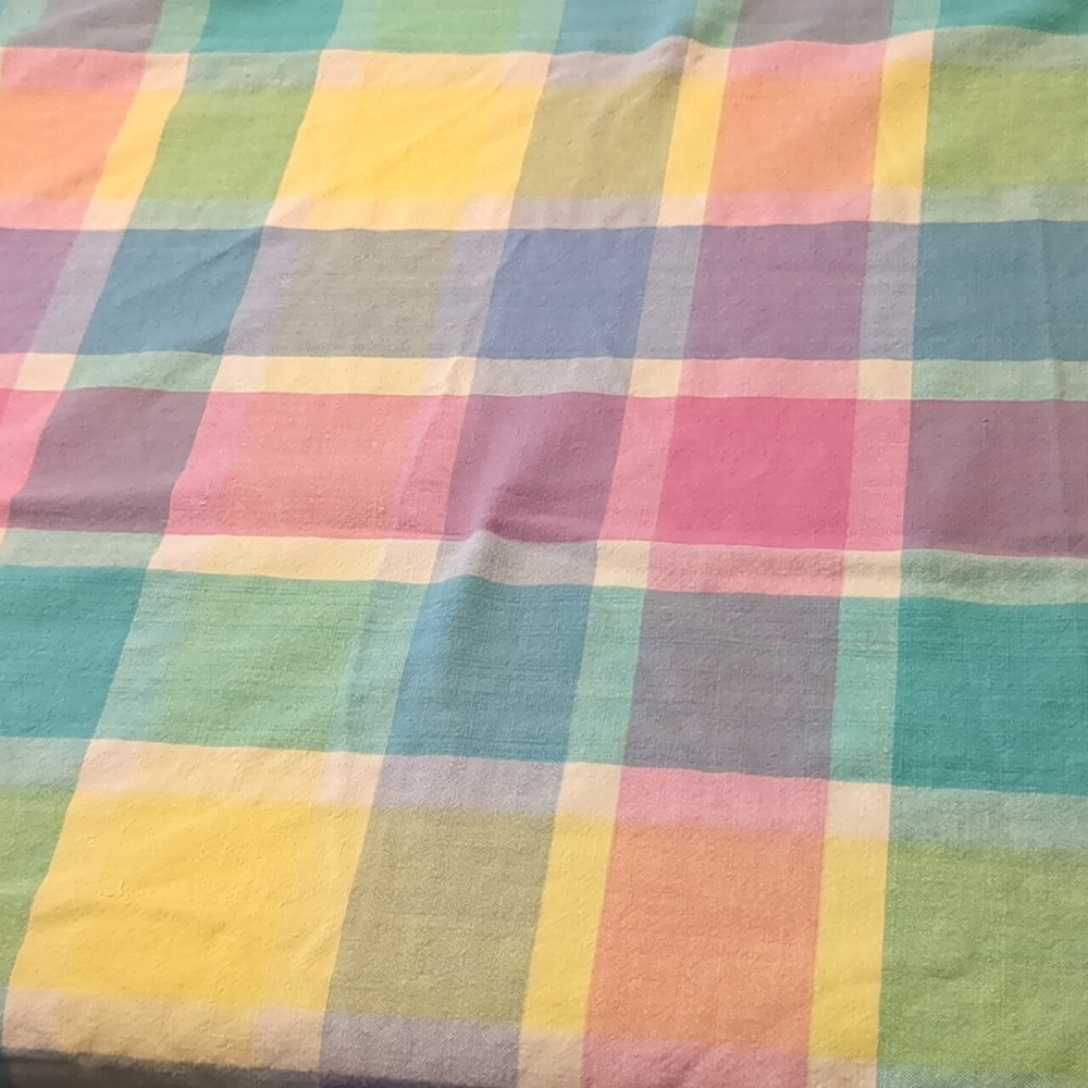 Tablecloth & 6 napkins in pastel plaid of pink, blue, green, & yellow. Like new